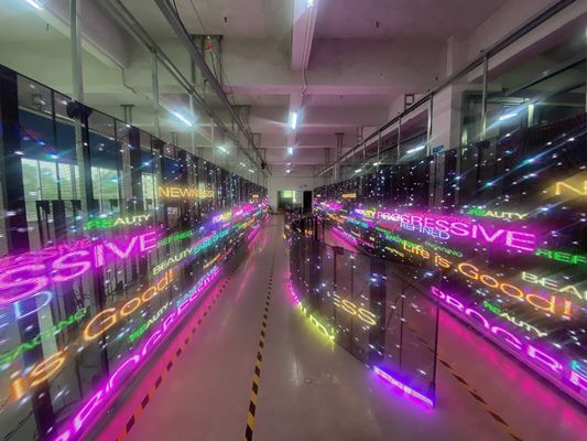 Écran LED transparent P3.91-7.82 6.2 kg Poids de l'armoire selon les besoins du client