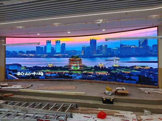 Bon prix Installation de courbe disponible pour les armoires 500x500mm et 500x1000mm de l'affichage LED à couleur complète à l'intérieur en ligne