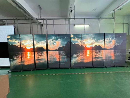 Bon prix Affichage d'affiches LED de 680x2000 mm avec configuration de couleur 1R1G1B et armoire en aluminium en ligne