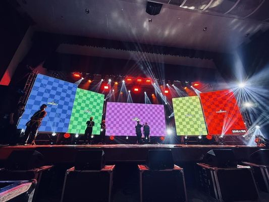 Panneau LED d'affichage de surface de 960*960 mm en taille d'armoire régulière avec norme SMD3528