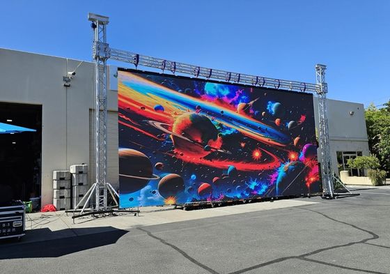 900w/m2-600w/m2 Consommation d'énergie Affichage LED RVB 140/60 Angle de vue pour affichage en couleur vibrante