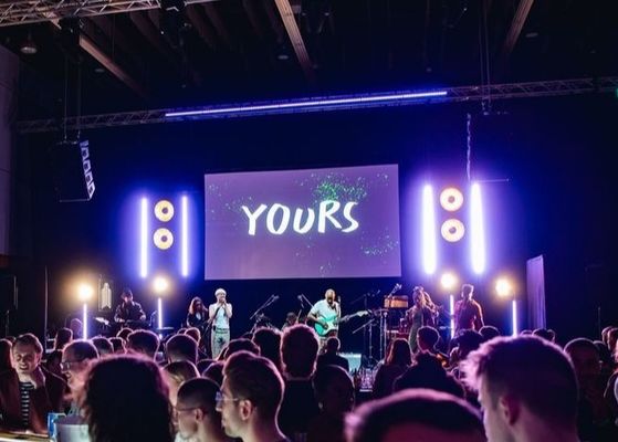 Écrans LED publicitaires étanches avec SMD2727/2525/1921 de 2 mm et taille de module 320*160 mm