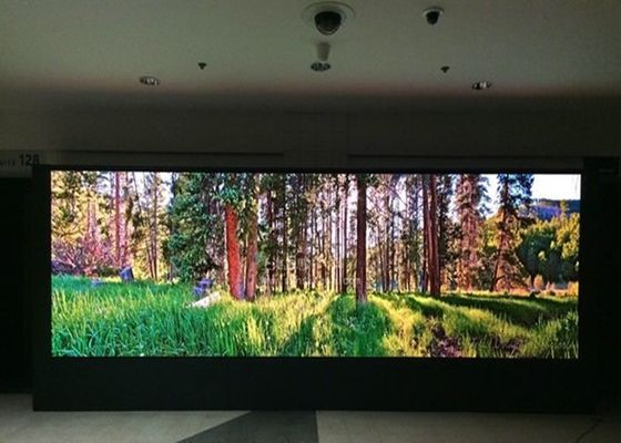 Bon prix Écran de location intérieur de petite hauteur ultra-claire P1.923LED, hôtel/banque/salle de conférence en ligne