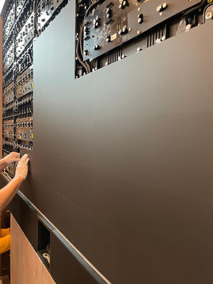Full Color Fine Pitch Led Display Using SMD2121 Lamp Type CE ROHS FCC Standards Optimized for Indoor Museums and Exhibition Halls