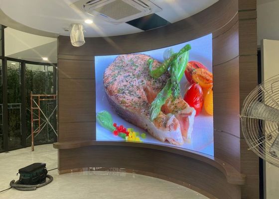 Bon prix Soft Module Curved Screen Waterproof HD Customizable Rental Screen P4 Indoor Full Color LED Display Billboard en ligne