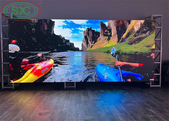 Affichage LED RVB personnalisable avec 5 mm de hauteur des pixels et 5500 luminosité 900w/m2-600w/m2 Consommation d'énergie