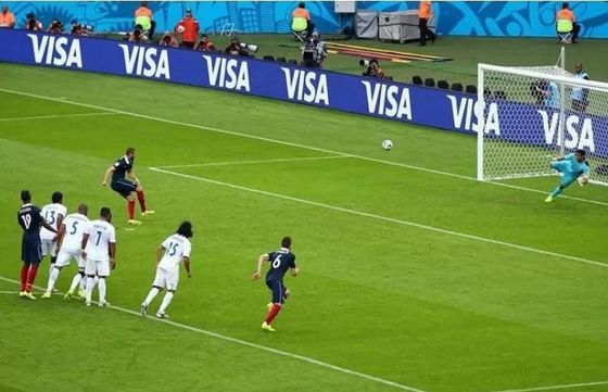 Écran LED professionnel de stade avec fréquence d'images de 60 Hz et acier laminé à froid