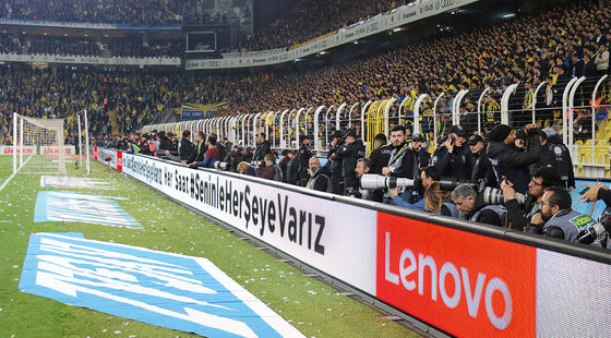 Bon prix Affichage LED de stade en acier laminé à froid de qualité IP65 et luminosité ≥6500cd/m2 en ligne