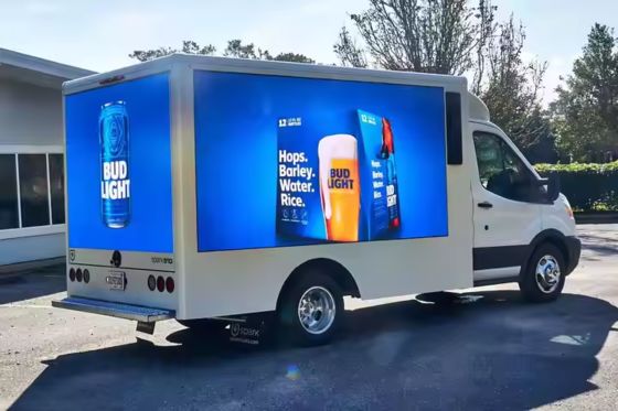 Chine Full Color Led Mobile Truck P5 Mobile LED afficher des panneaux d'affichage publicitaires à l'extérieur