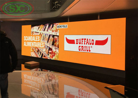 Écran LED couleur intérieur avec LED SMD 3-en-1 2121 offrant des images et des performances vives dans divers environnements intérieurs