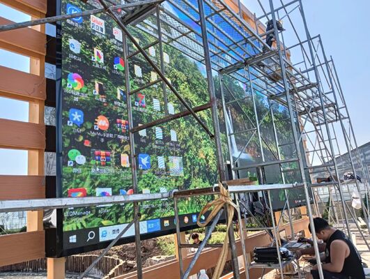 Bon prix Affichage extérieur à LED à couleur complète doté d'une conception d'armoire légère à verrouillage rapide et d'une installation transparente pour l'installation et la maintenance en ligne