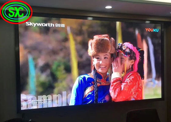 1200cd/m² Luminosité P4 LED Vidéo Mur Affichage SMD2121 Taux de Rafraîchissement Élevé 3840hz écran LED couleur intérieure