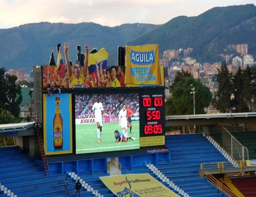 Bon prix Folâtrez en annonçant le panneau extérieur 60Hz d'affichage à LED Du stade P8 avec le système de synchronisation en ligne