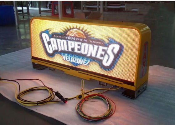 Affichage de panneaux LED imperméable à l' eau, écran plein couleur extérieur sur le toit du taxi double face