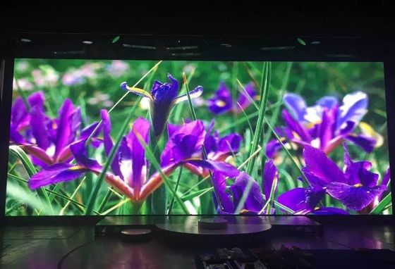 Bon prix Grand angle de vision intérieur Affichage LED plein couleur 4 mm Écran publicitaire du centre commercial en ligne