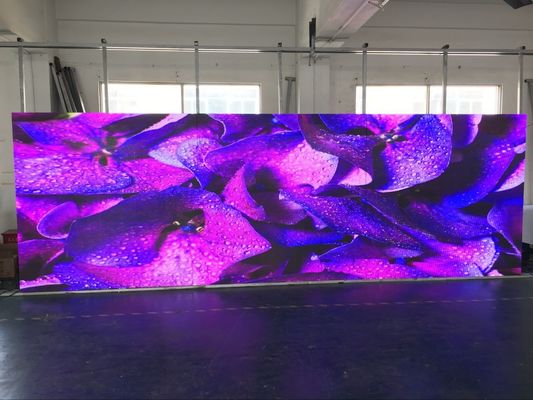 Bon prix L'étape LED interviewe l'armoire P3.91/P4.81 500 de location que la haute de panneau d'affichage à LED de couleur la vitesse de régénération 3840hz avec la courbure en ligne