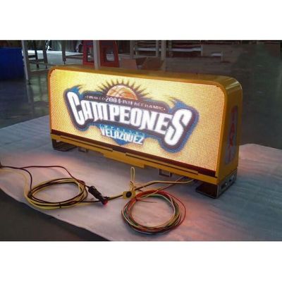 Affichage personnalisable des panneaux LED de voiture avec fonction de symbole 192 * 64 points Résolution de l'écran DC 5V Voltage