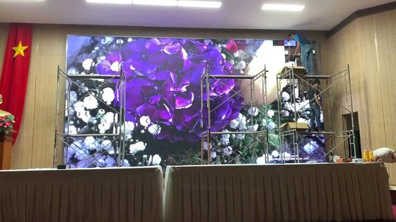 Bon prix L'écran de location polychrome d'intérieur de P5 640x640mm LED pour des événements de concert a mené l'écran de visualisation visuel de mur en ligne