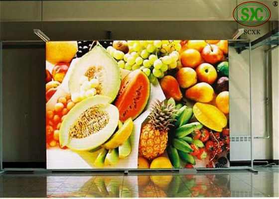 Bon prix Location d'écran courbé/écran LED fixe à couleur entière à l'intérieur avec petit écart 640mm*640mm P2.5 ultra-clair en ligne